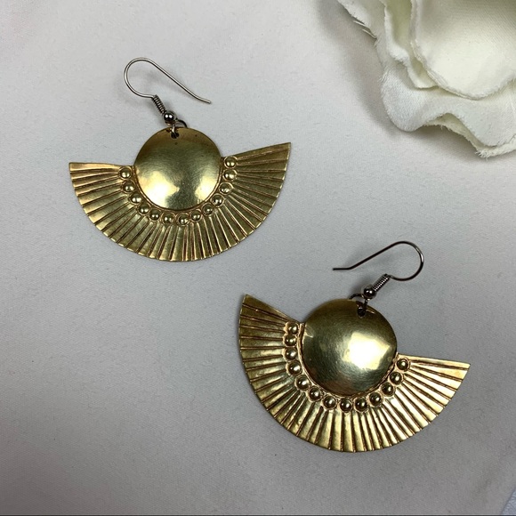 Vintage Boho Gold Lightweight Gold Fan Earrings - Picture 5 of 9